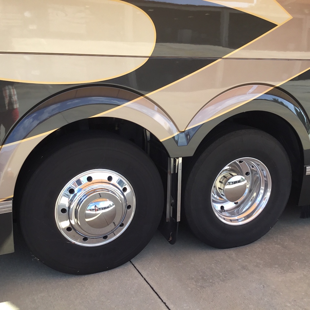 2003 Prevost Featherlite H3-45 For Sale