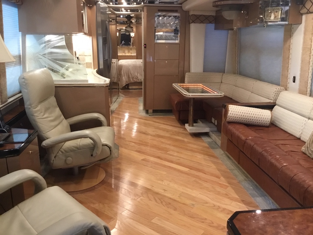 2003 Prevost Featherlite H3-45 For Sale