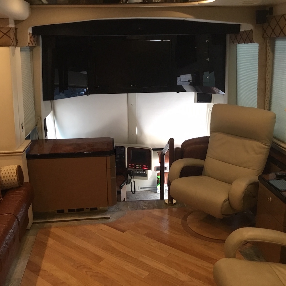 2003 Prevost Featherlite H3-45 For Sale