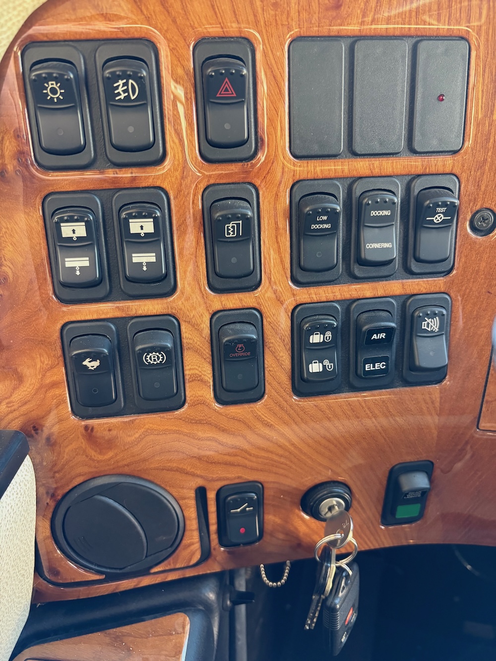 2003 Prevost Featherlite H3-45 For Sale