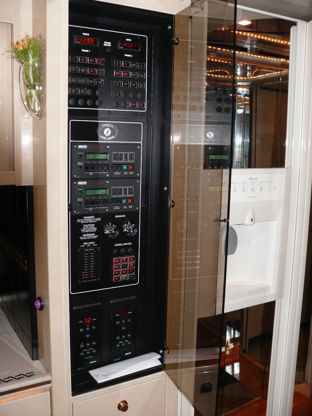 2003 Prevost Featherlite H3-45 For Sale