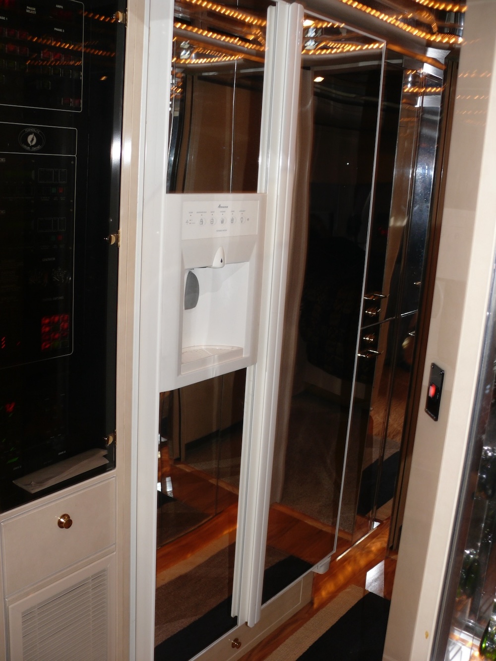 2003 Prevost Featherlite H3-45 For Sale