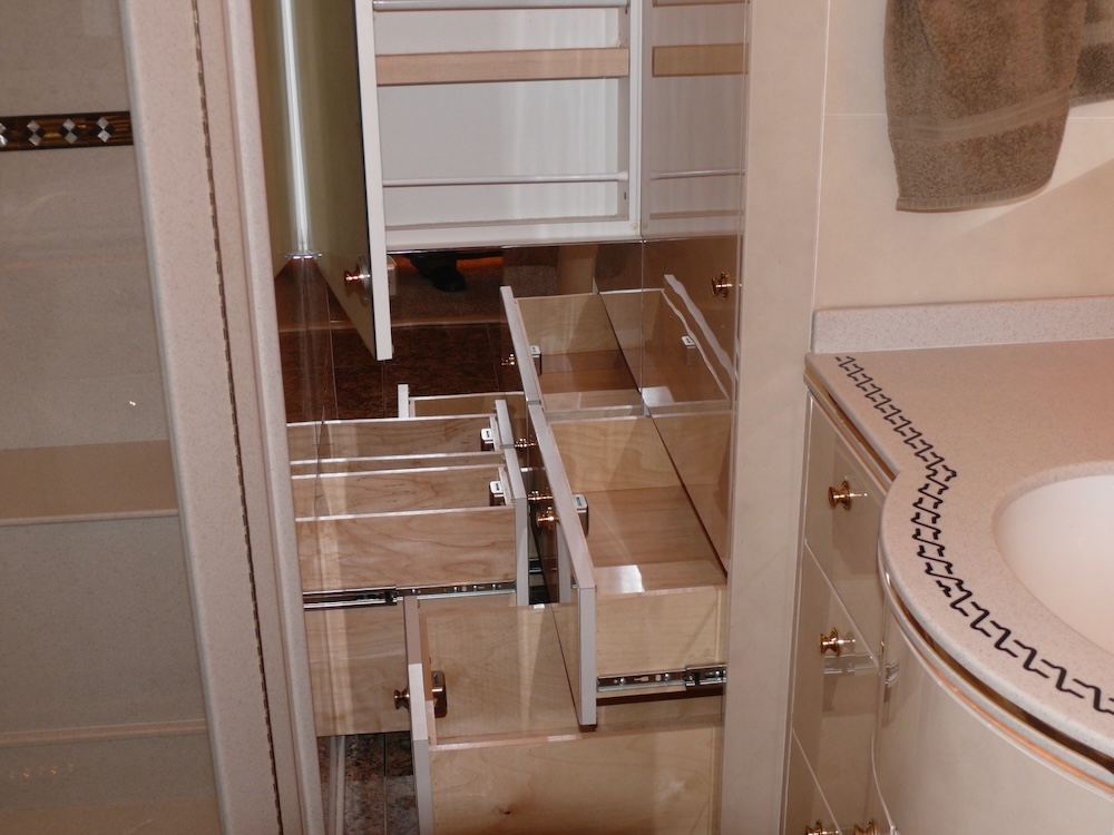 2003 Prevost Featherlite H3-45 For Sale