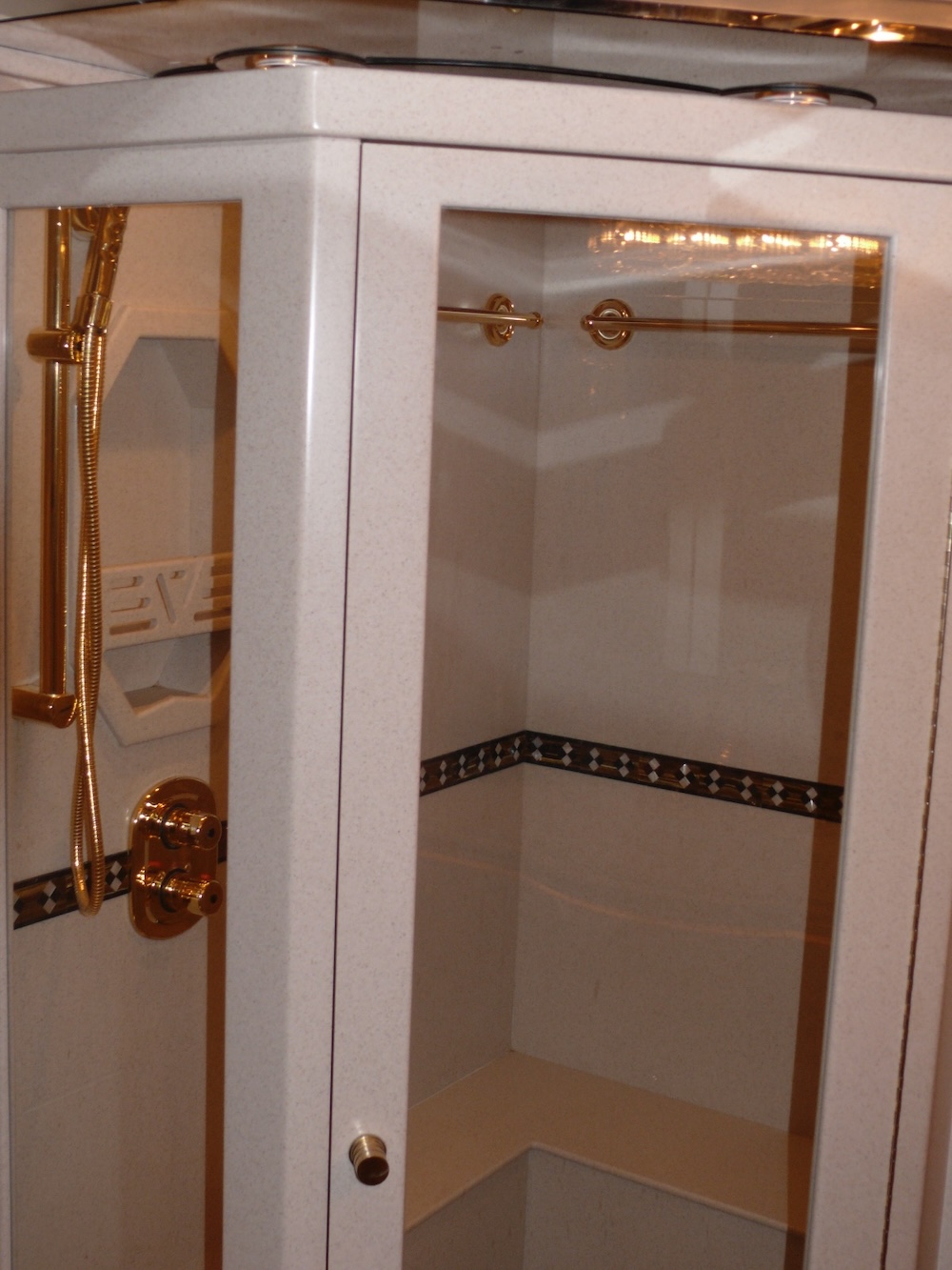 2003 Prevost Featherlite H3-45 For Sale