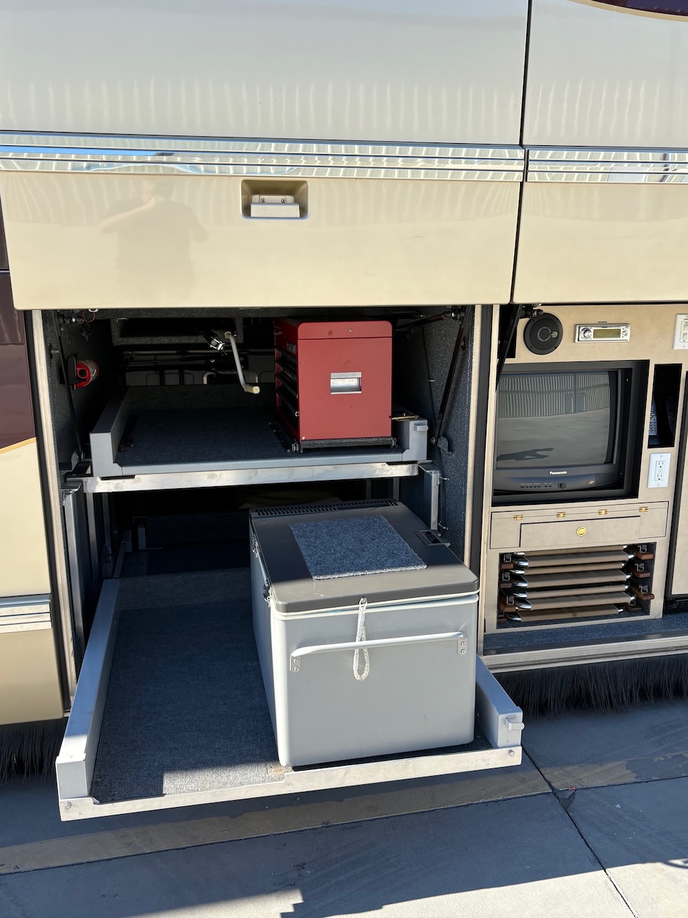 2003 Prevost Featherlite H3-45 For Sale