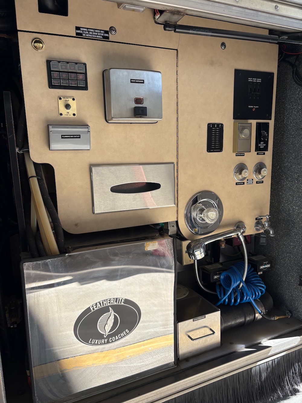 2003 Prevost Featherlite H3-45 For Sale