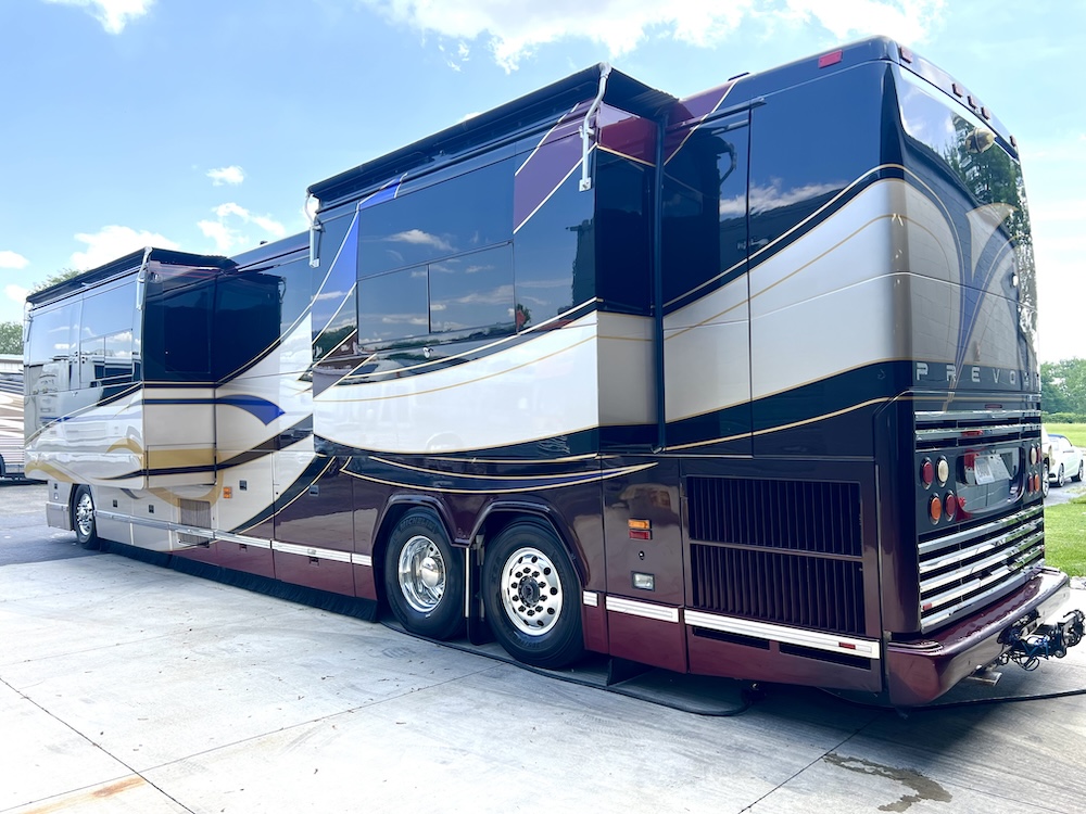 2003 Prevost Featherlite H3-45 For Sale