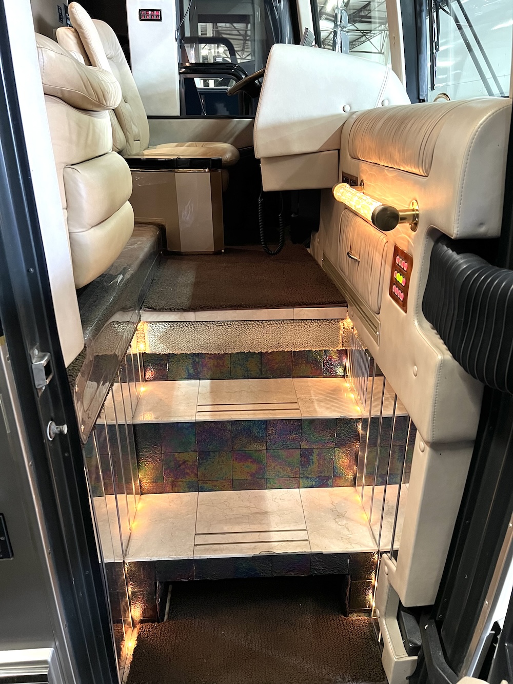 2003 Prevost Featherlite H3-45 For Sale