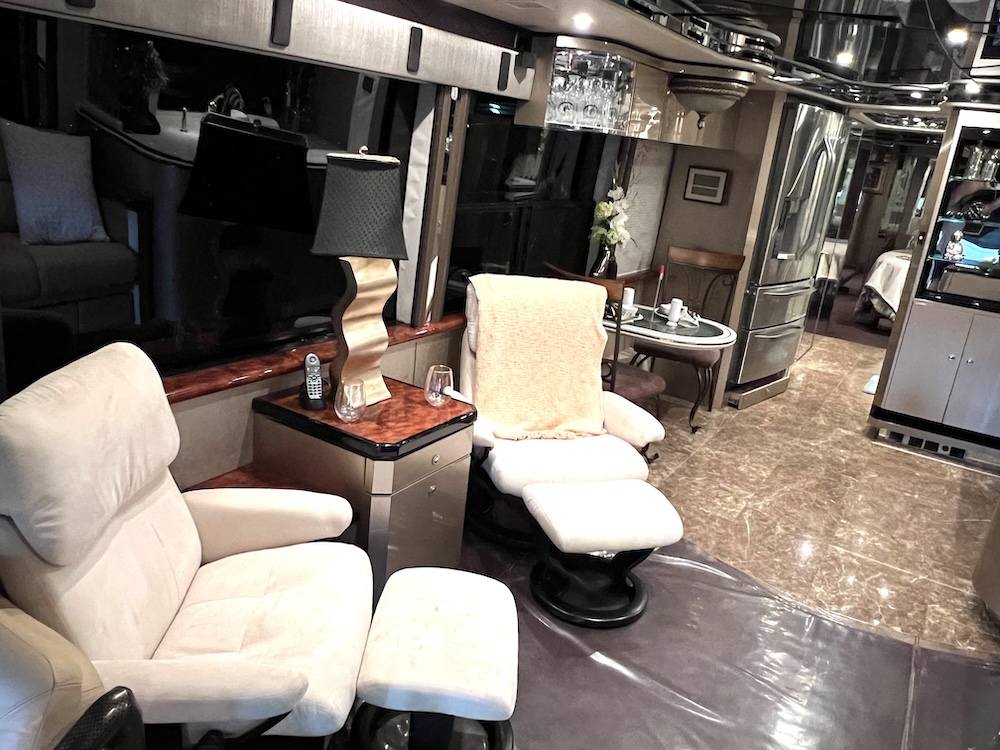 2003 Prevost Featherlite H3-45 For Sale