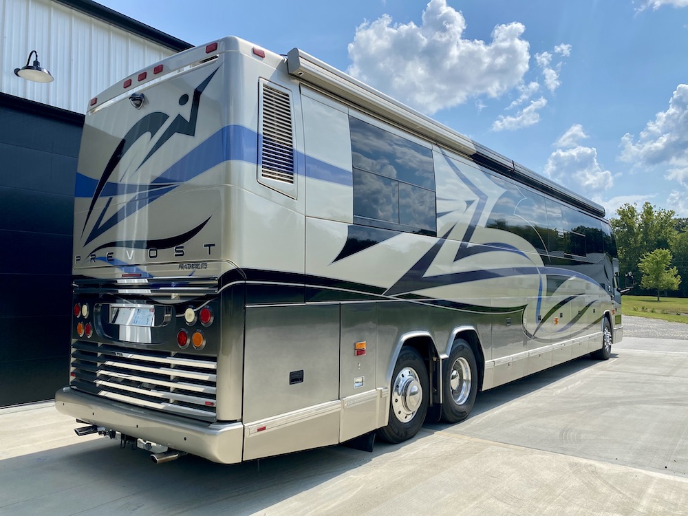 2003 Prevost Featherlite H3-45 For Sale