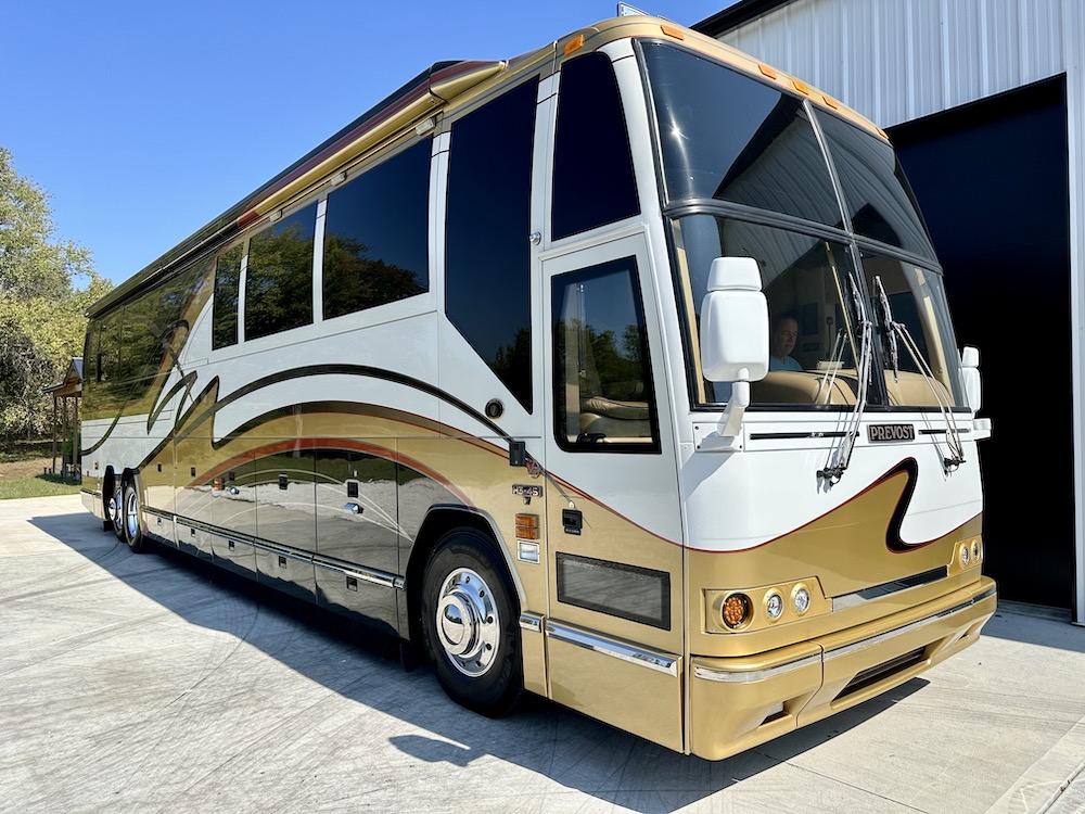 2003 Prevost Featherlite H3-45 For Sale