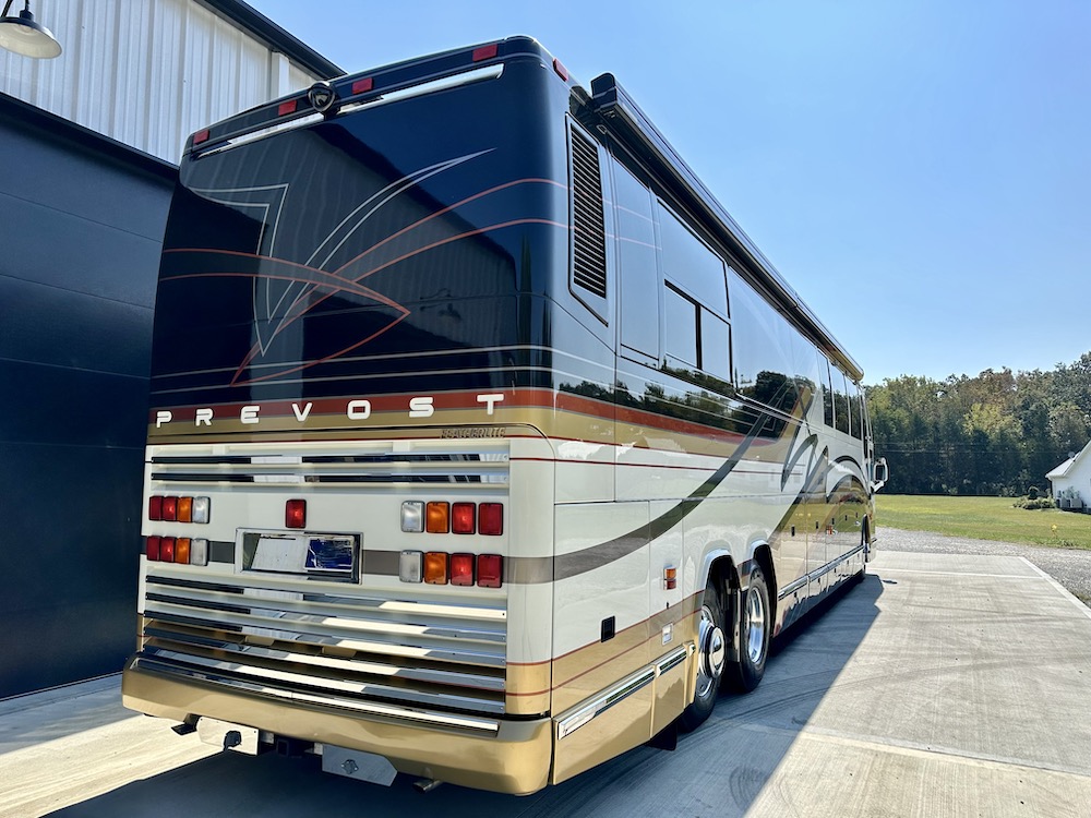 2003 Prevost Featherlite H3-45 For Sale