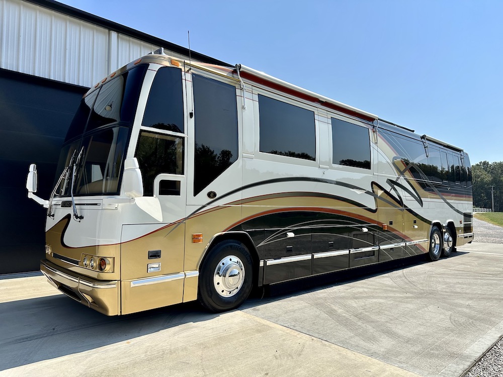 2003 Prevost Featherlite H3-45 For Sale