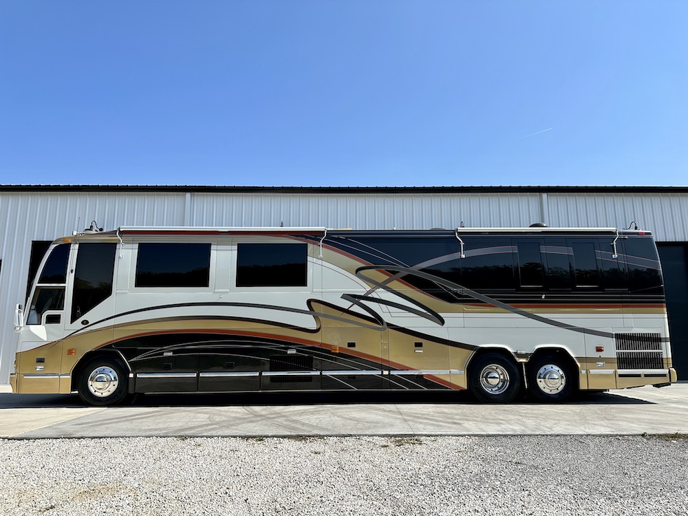 2003 Prevost Featherlite H3-45 For Sale