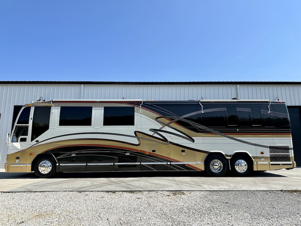 2003 Prevost Featherlite H3-45 For Sale