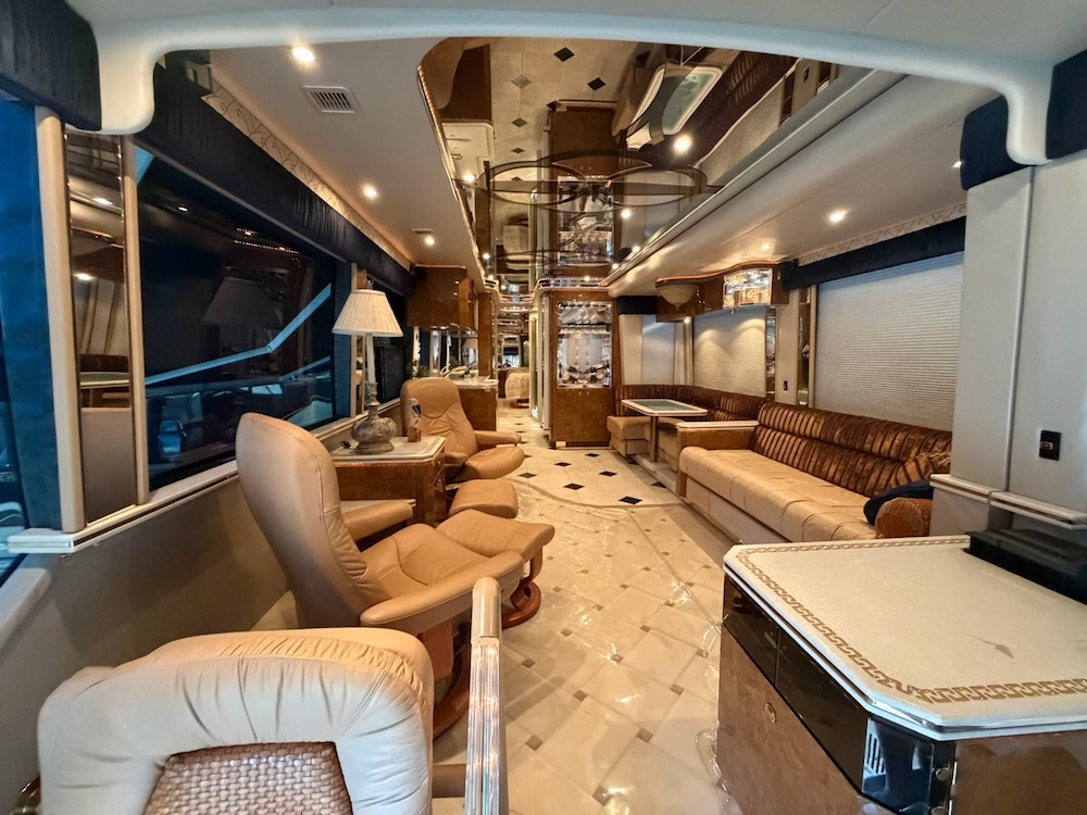 2003 Prevost Featherlite H3-45 For Sale