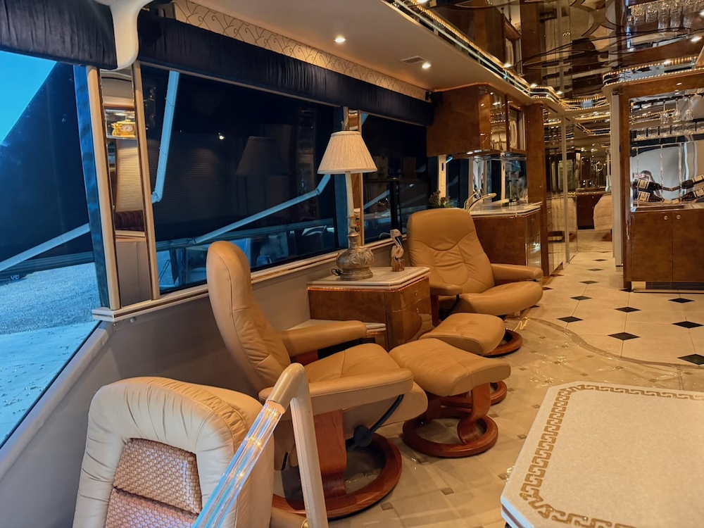 2003 Prevost Featherlite H3-45 For Sale