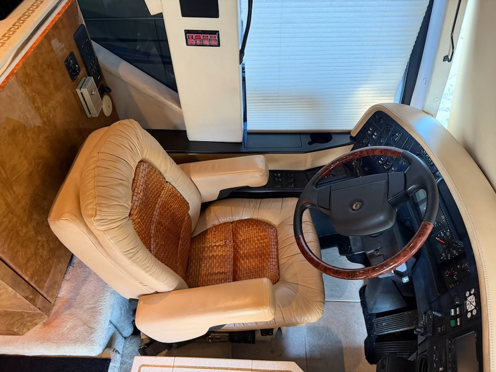 2003 Prevost Featherlite H3-45 For Sale