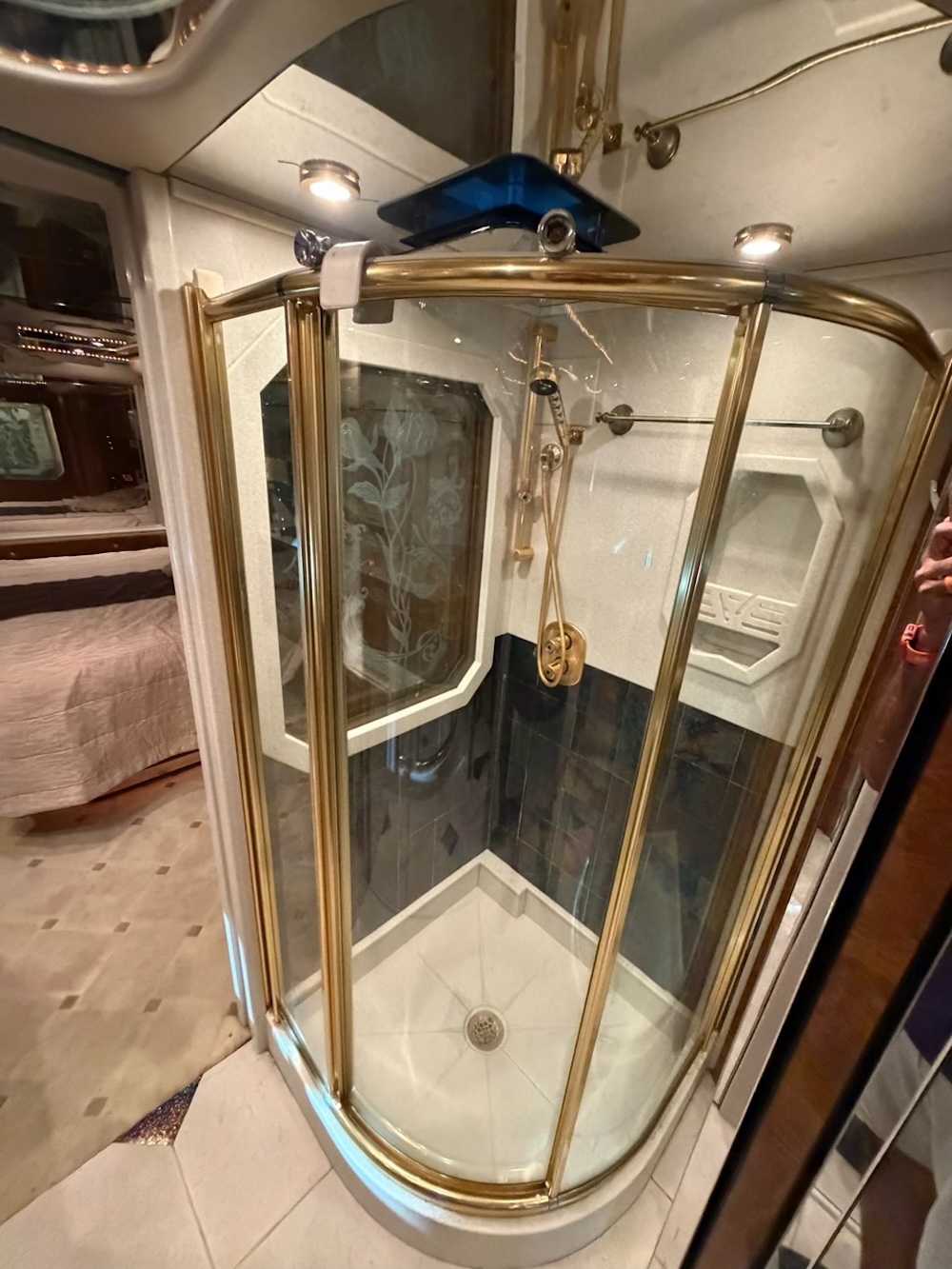 2003 Prevost Featherlite H3-45 For Sale