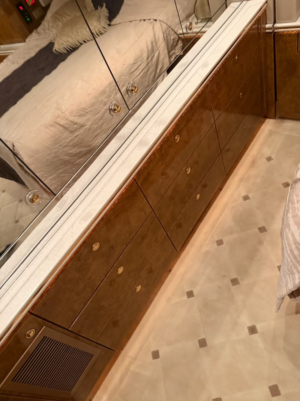 2003 Prevost Featherlite H3-45 For Sale