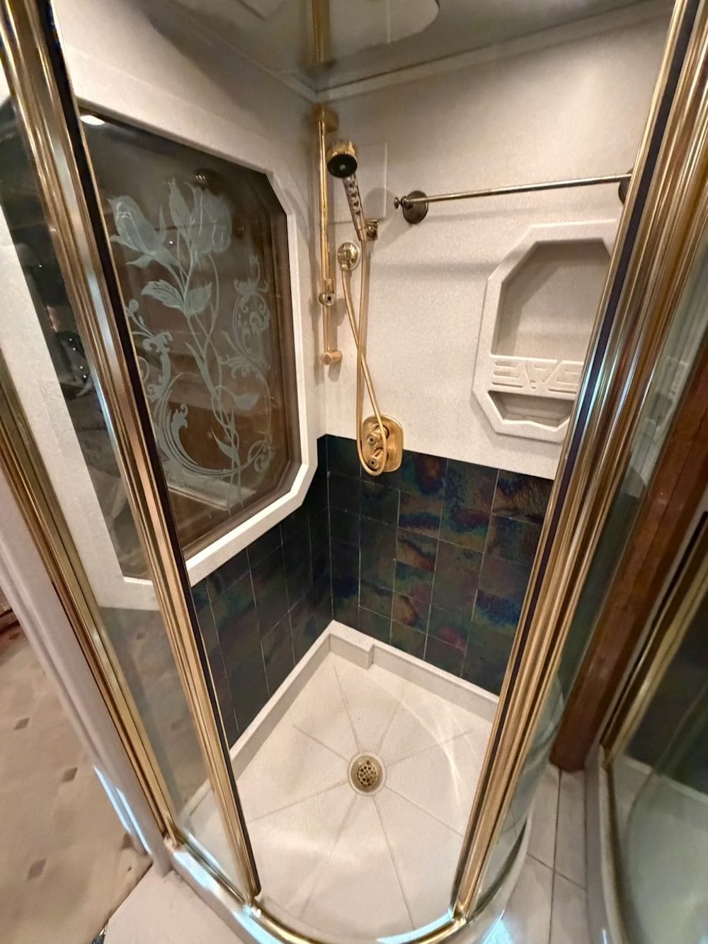 2003 Prevost Featherlite H3-45 For Sale