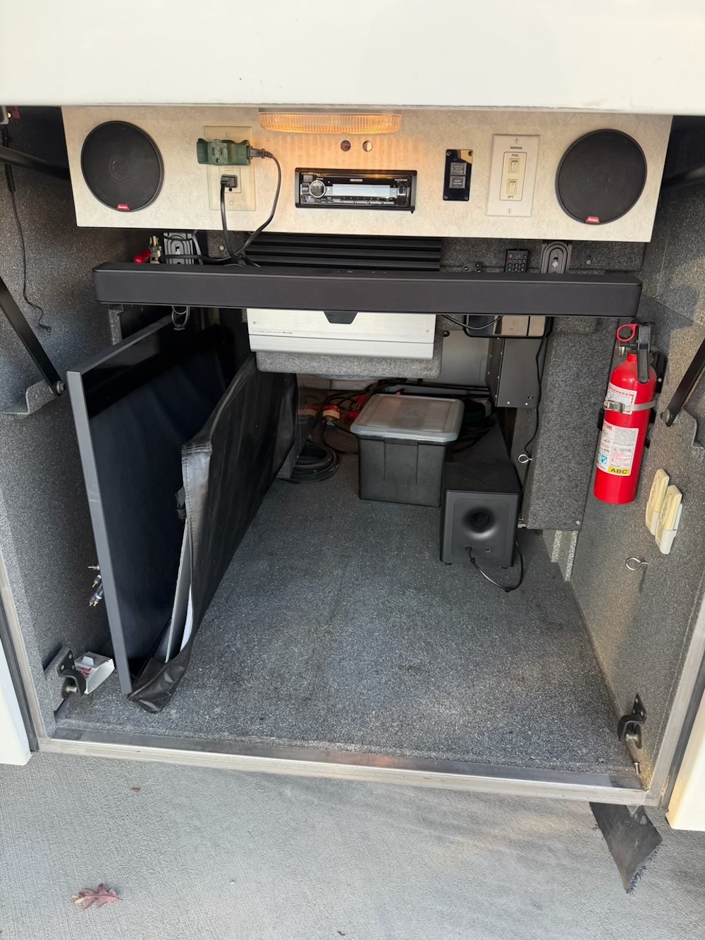 2003 Prevost Featherlite H3-45 For Sale