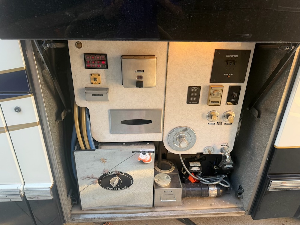 2003 Prevost Featherlite H3-45 For Sale