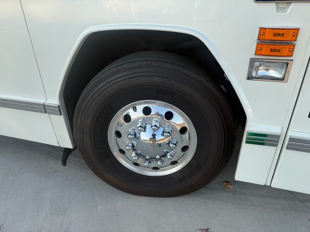 2003 Prevost Featherlite H3-45 For Sale