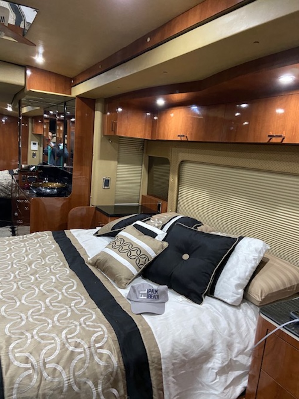 2003 Prevost H3-45 For Sale