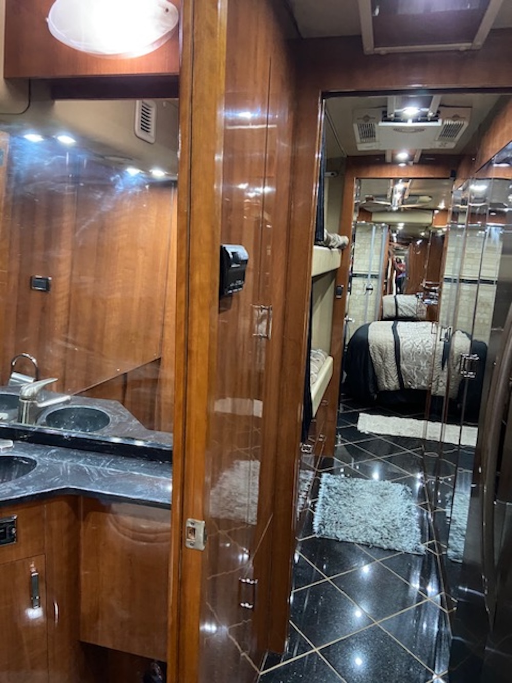 2003 Prevost H3-45 For Sale