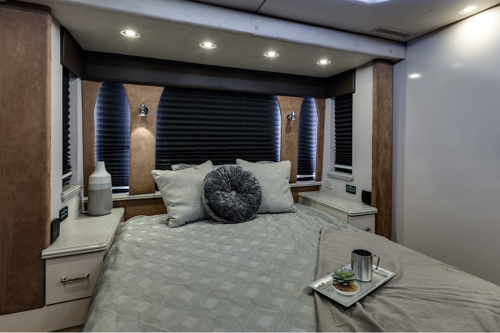 2003 Prevost XLII For Sale