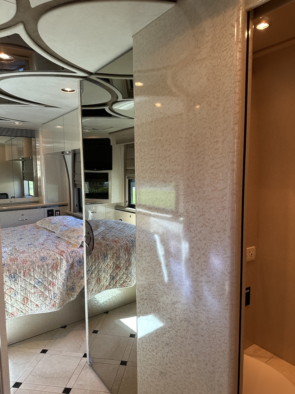 2003 Prevost Marathon XLII For Sale