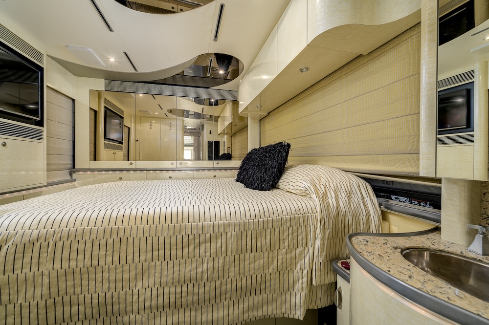 2003 Prevost Marathon XLII For Sale