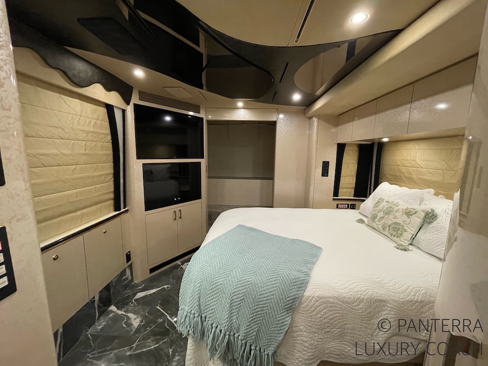 2003 Prevost  Marathon XLII For Sale