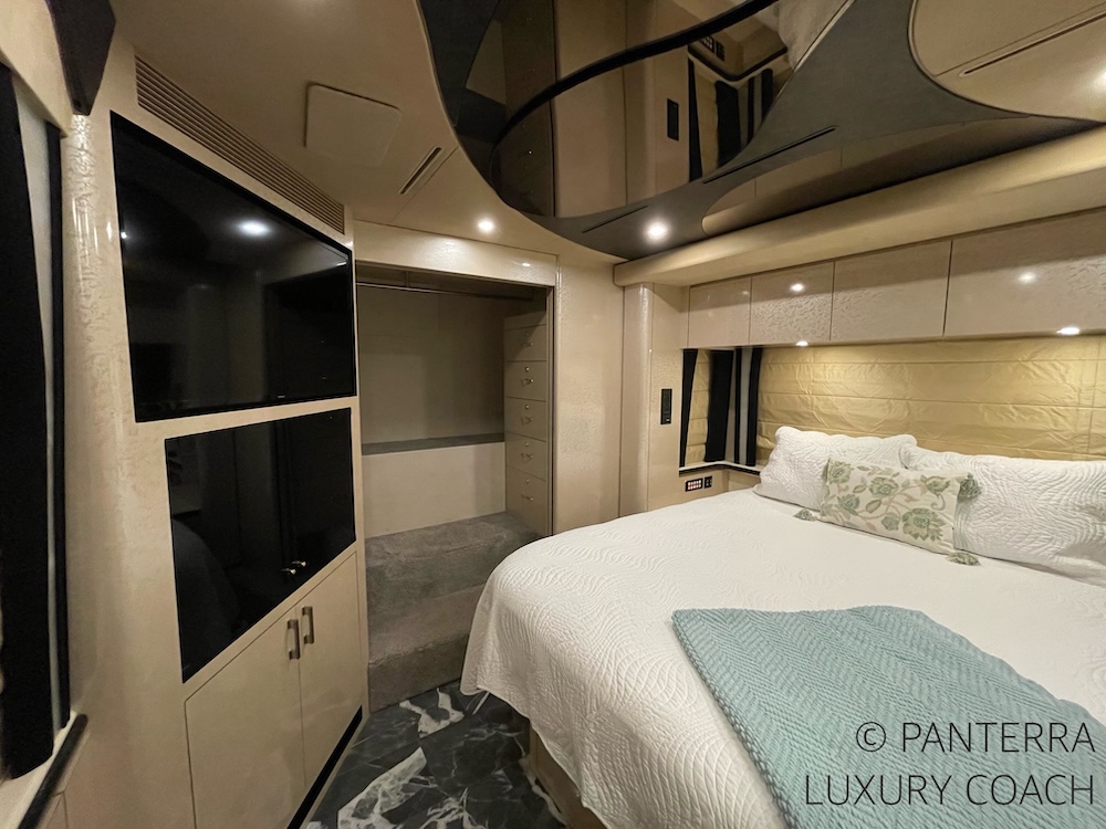 2003 Prevost  Marathon XLII For Sale