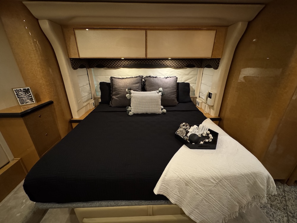 2003 Prevost Millennium XLII For Sale