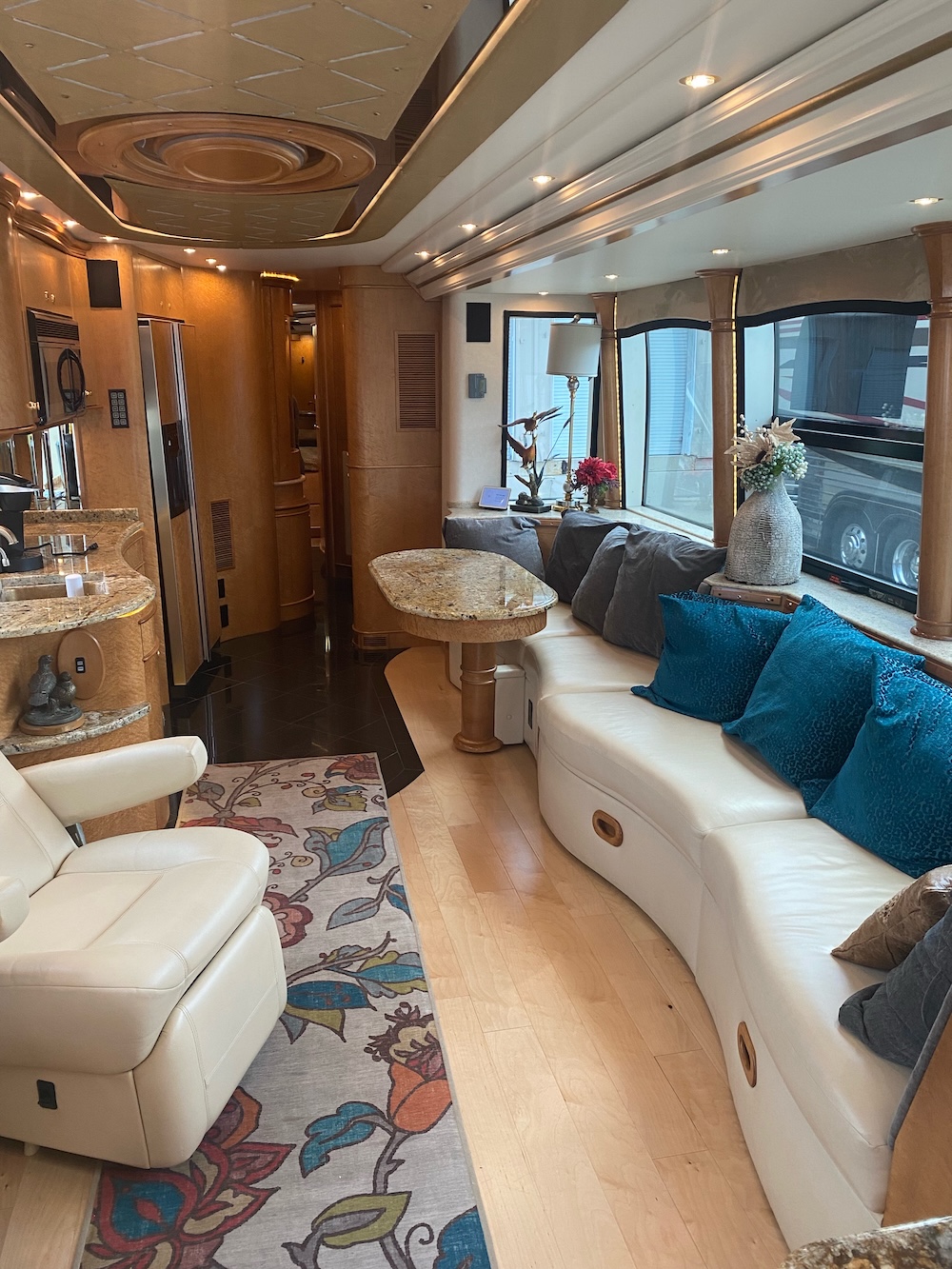 2004 Prevost Bruce XLII For Sale