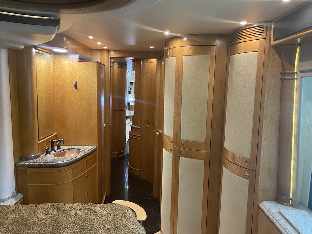 2004 Prevost Bruce XLII For Sale