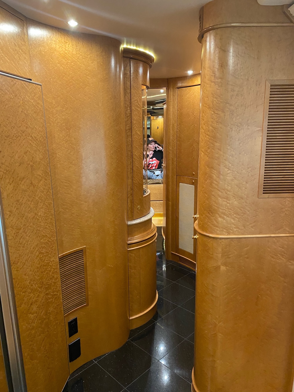 2004 Prevost Bruce XLII For Sale