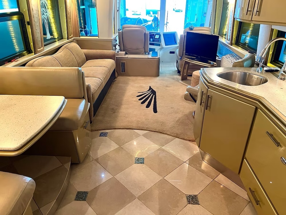 2004 Prevost Country Coach XLII For Sale