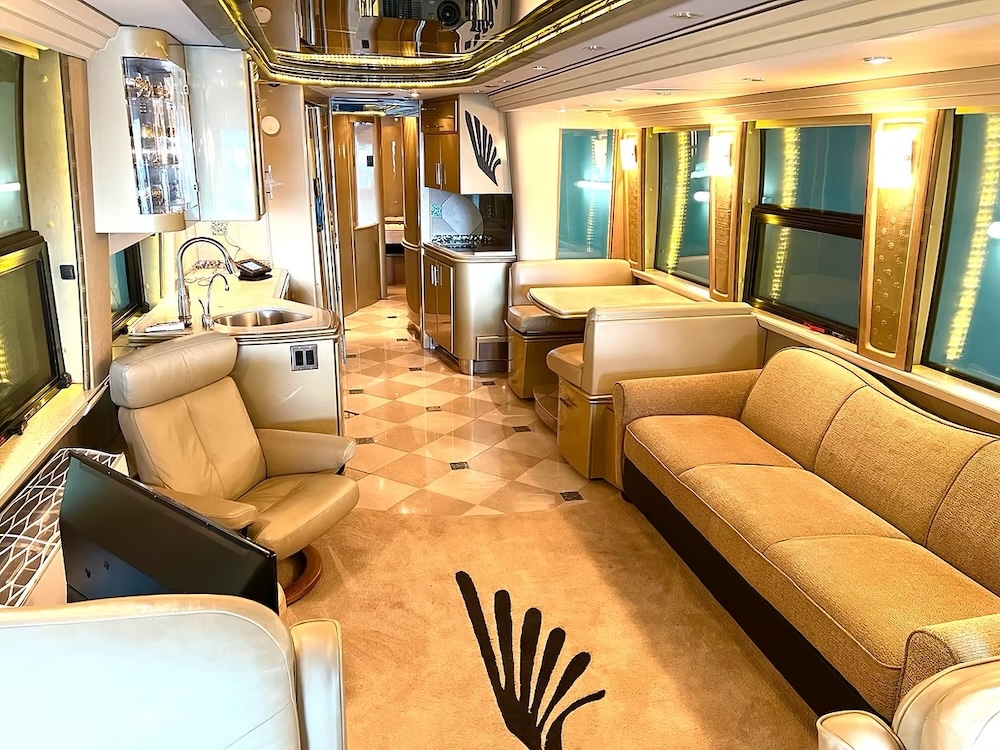 2004 Prevost Country Coach XLII For Sale