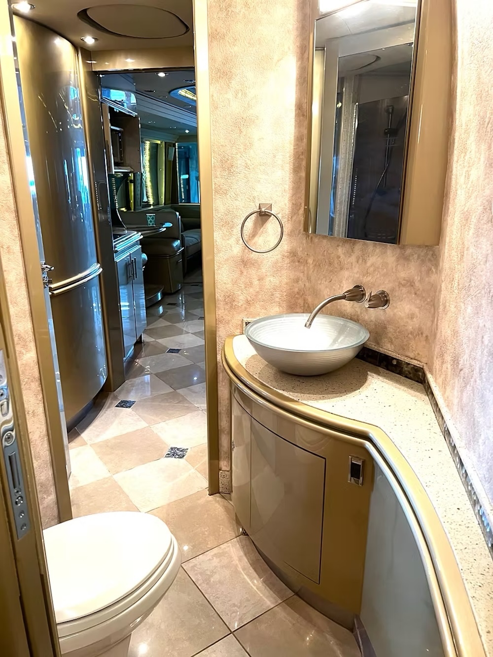 2004 Prevost Country Coach XLII For Sale