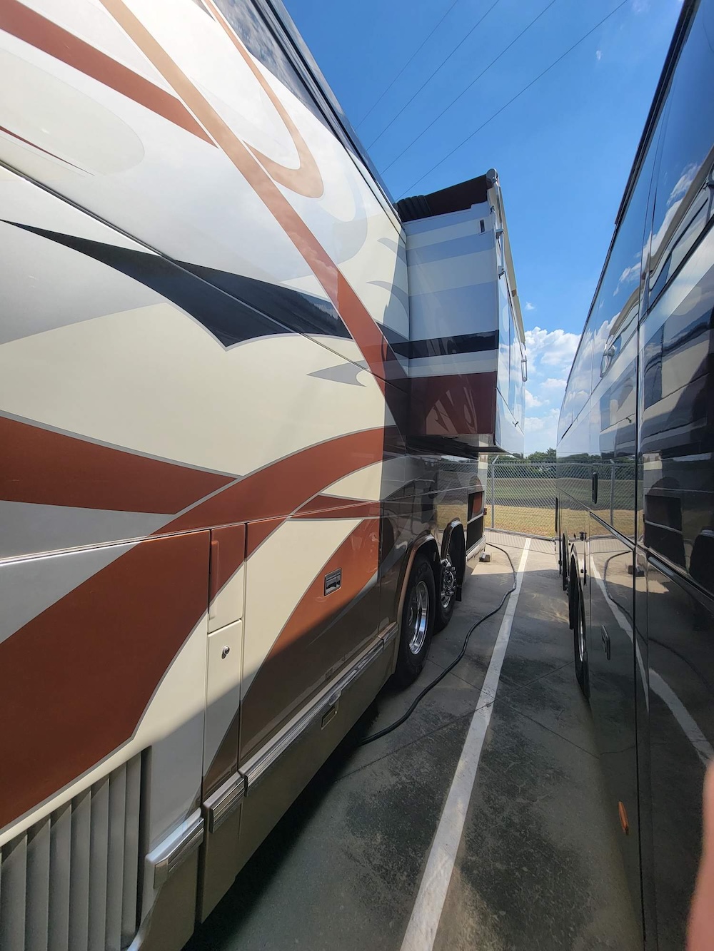 2004 Prevost Featherlite H For Sale
