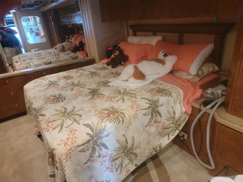 2004 Prevost Featherlite H For Sale