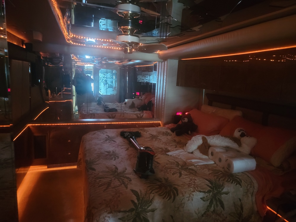 2004 Prevost Featherlite H For Sale