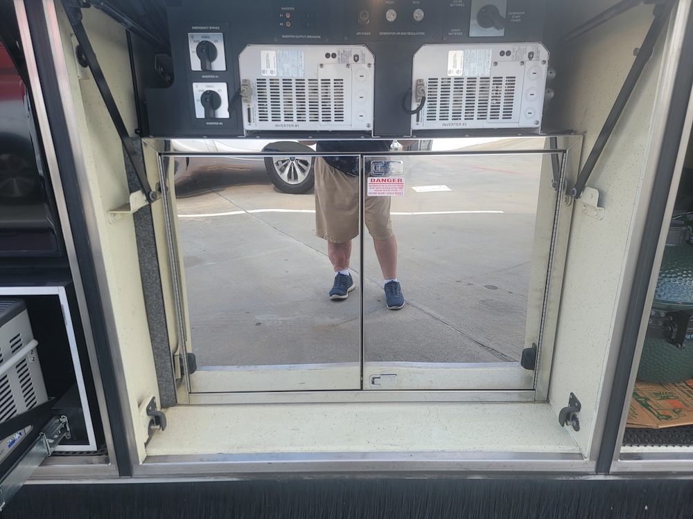 2004 Prevost Featherlite H For Sale