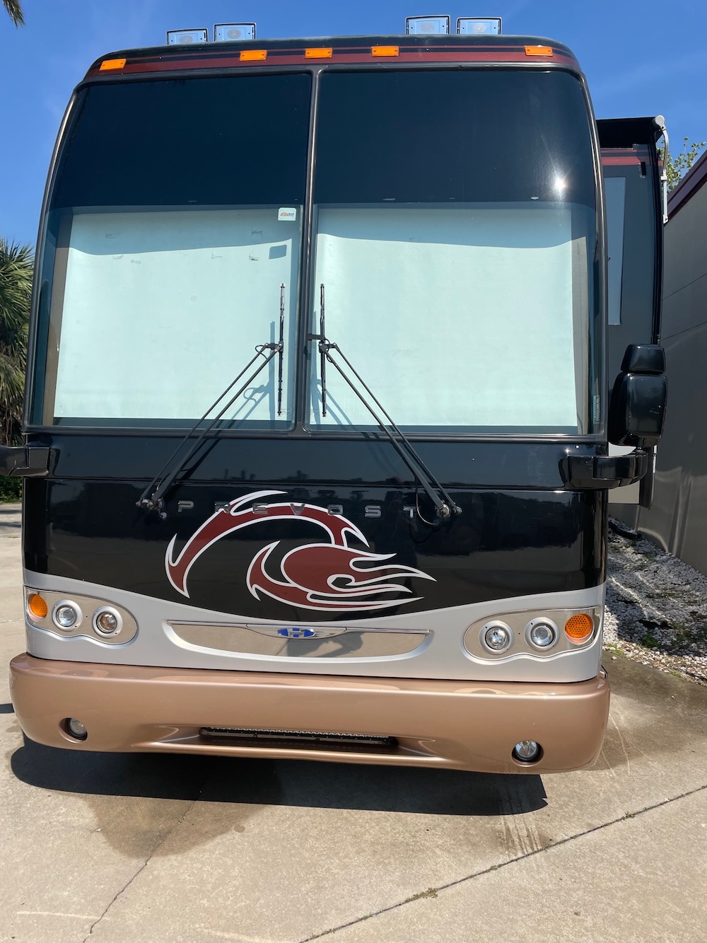 2004 Prevost Featherlite H3-45 For Sale