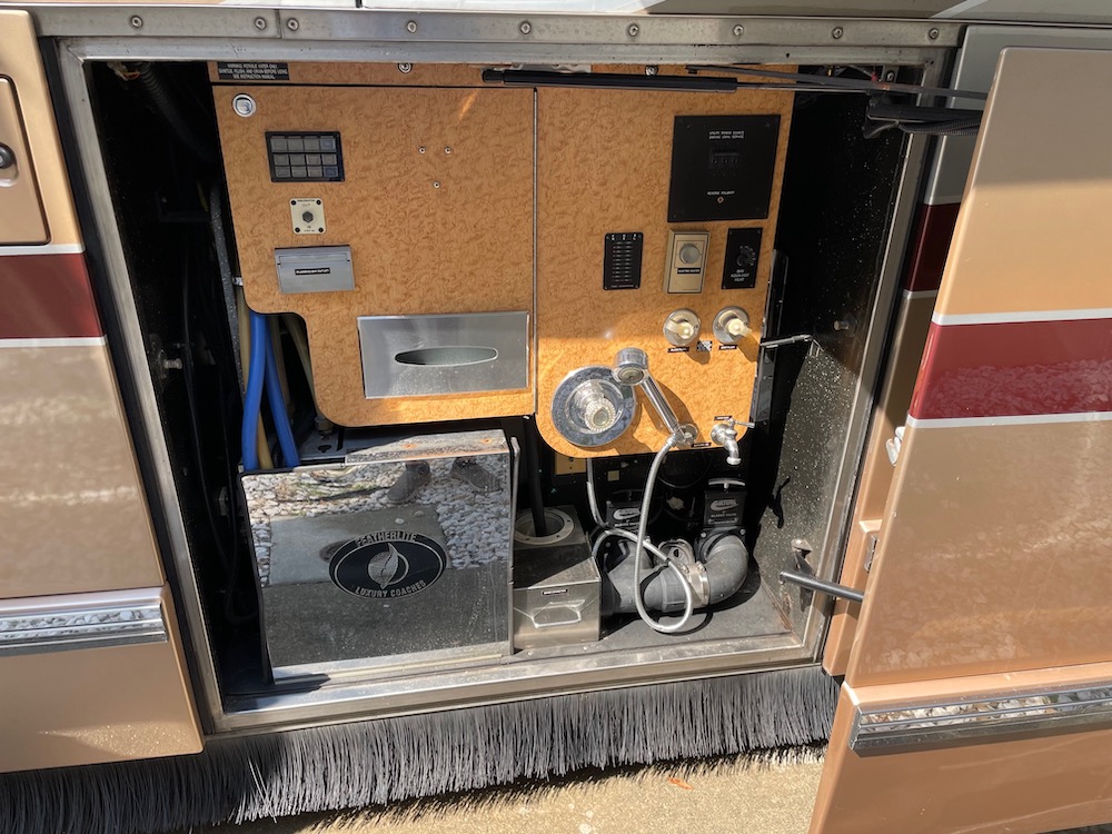 2004 Prevost Featherlite H3-45 For Sale