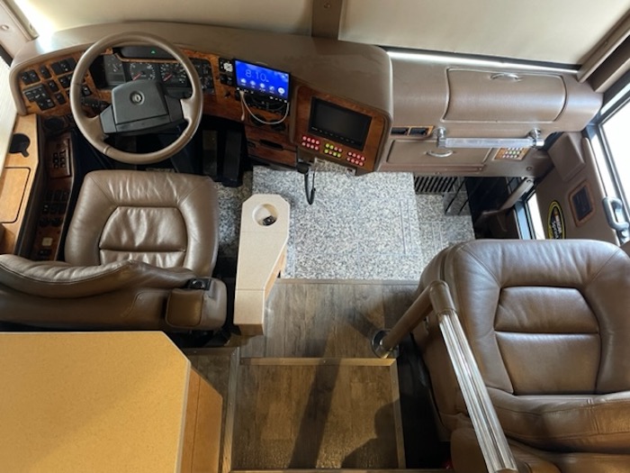 2004 Prevost Featherlite H3-45 For Sale