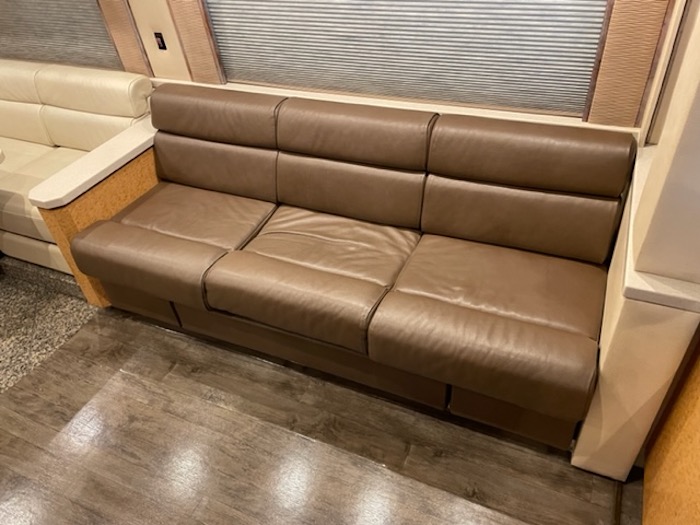 2004 Prevost Featherlite H3-45 For Sale